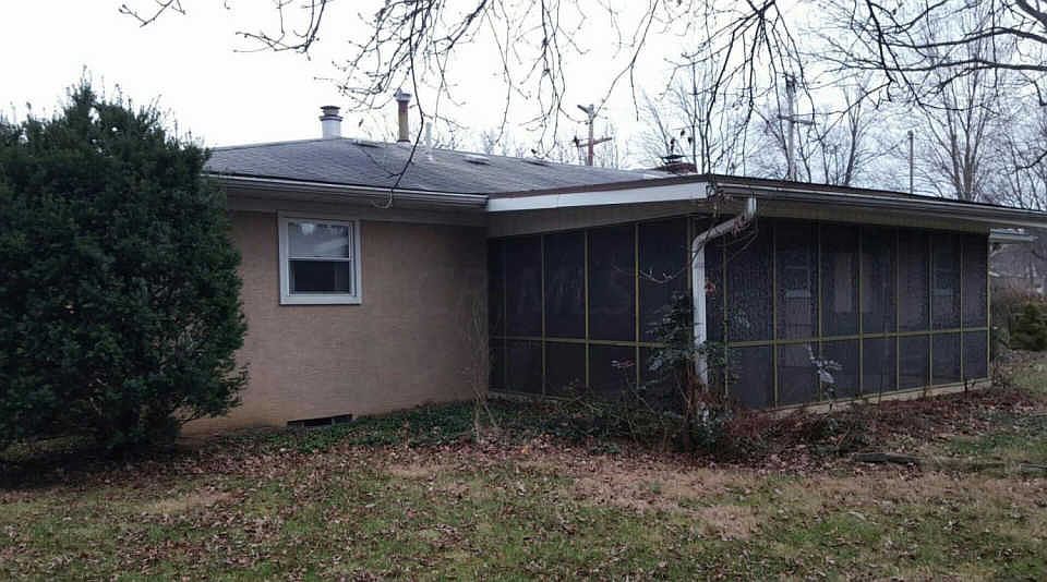 2nd image of 128 Bishop Dr