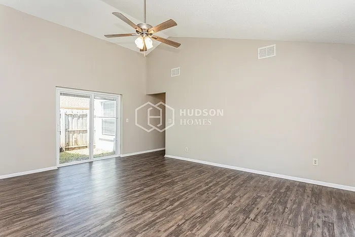 5905 Birchwood Dr — Photo 4