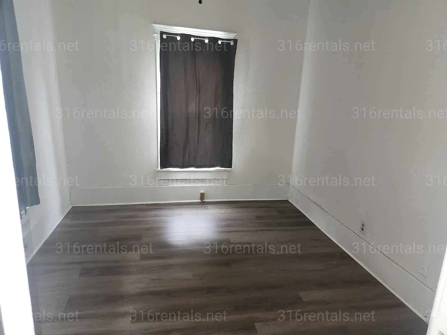 $1095- 3 bedroom / 2 bathroom - Single Family Home — Photo 4
