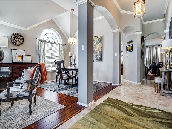 2nd image of 5553 Mountain Valley Dr