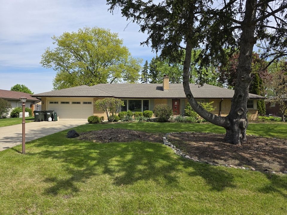 1st image of 29 E Stonegate Dr