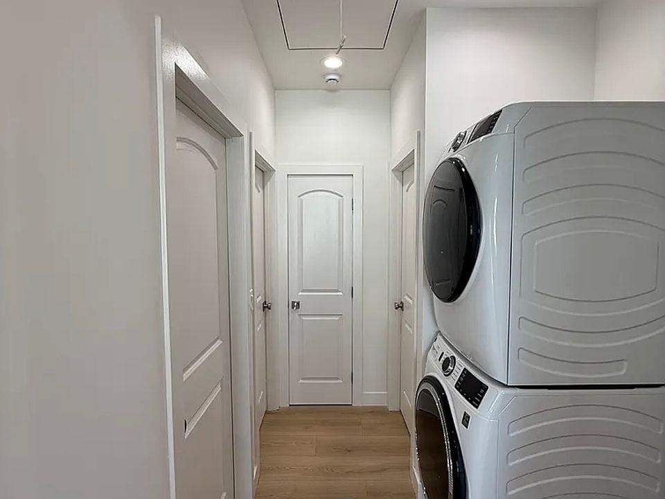 1st image of 164 W 65th St #1