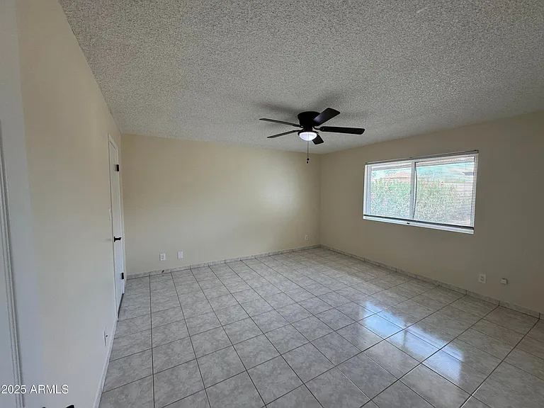5502 W Frier Dr — Photo 20