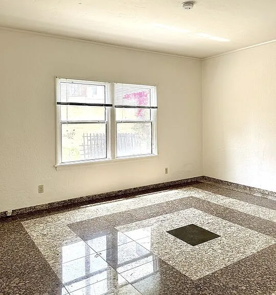 121 N Swall Dr #4 — Photo 6