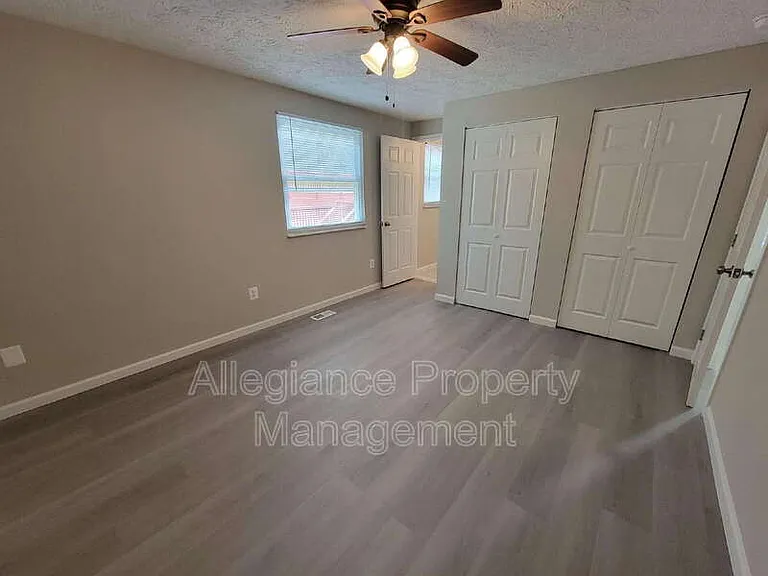 7598 Springfield Hills Dr — Photo 19