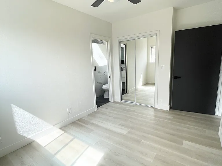 4253 Howe St #A — Photo 9