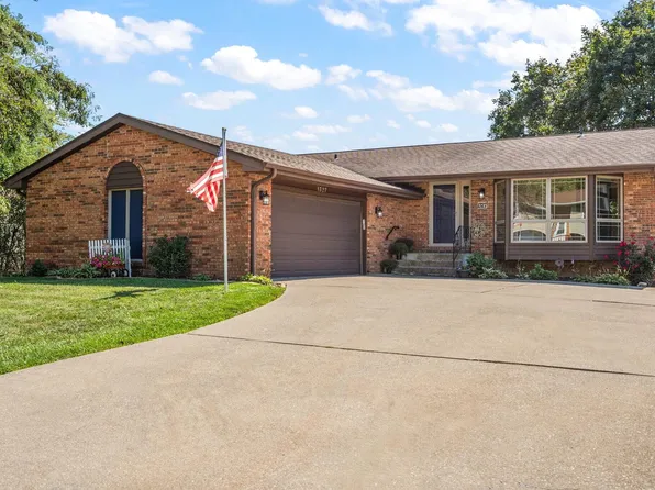 1327 Brandywine Rd, Crown Point, IN 46307