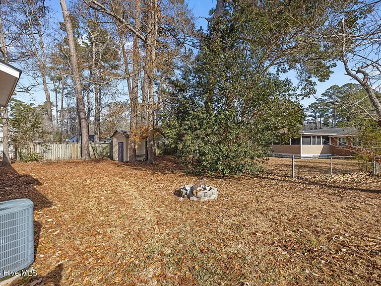 126 Woodland Dr — Photo 29