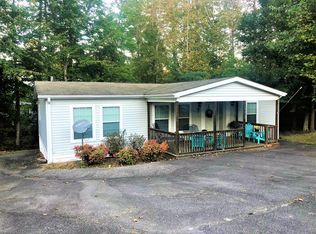 272 Forest Trl, Bracey, VA 23919
