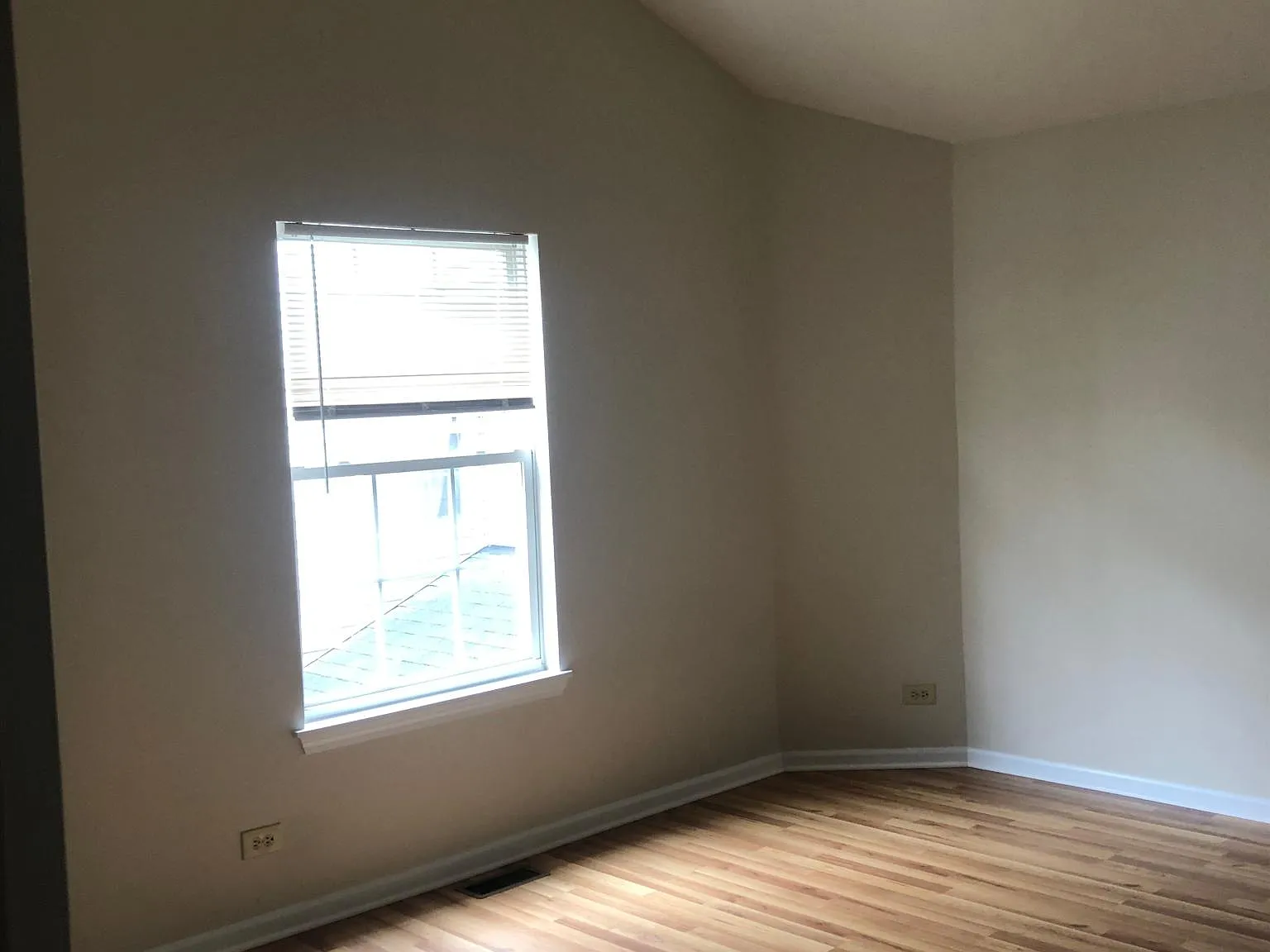 2 bed, 2.5 bath, 1332 sqft, $2,200 — Photo 3