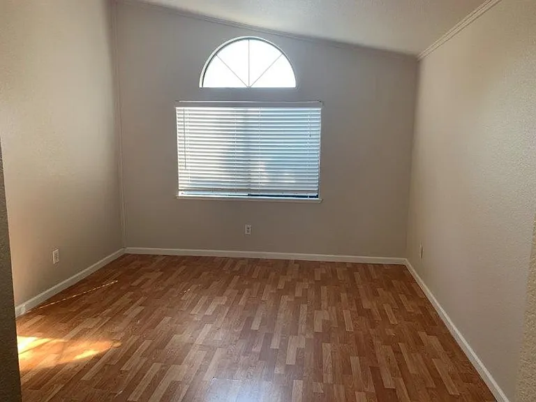 8228 Bluehaven Ct — Photo 15