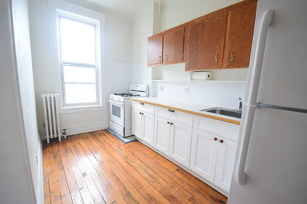 Rented by Douglas Elliman | media 19