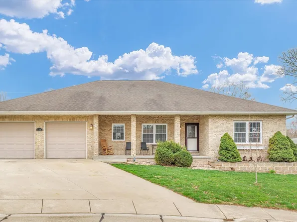 206 Evergreen Ct, Mahomet, IL 61853