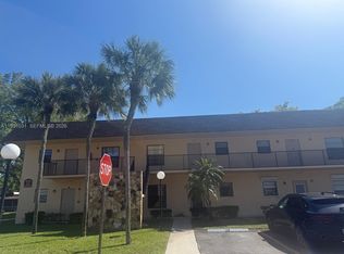 Villas At Carriage Hills, Hollywood, FL 33024