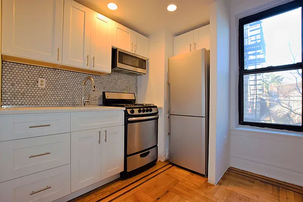 Rented by NYC Realty Brokers LLC | media 14