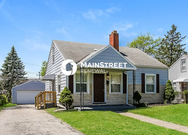 731 S Highland Ave — Photo 2