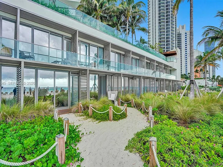 18975 Collins Ave #8 — Photo 14
