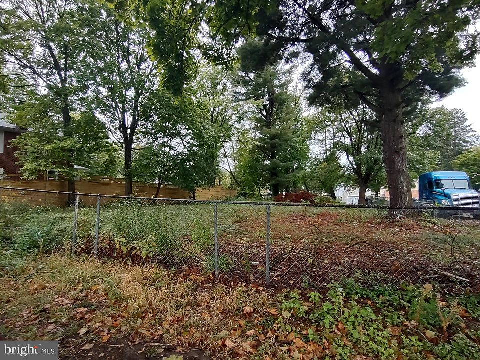 2nd image of 213 N 28th St