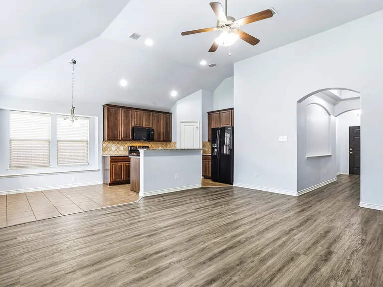 11901 Summer Springs Dr — Photo 9