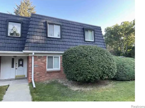 1850 Colonial Village Way, Waterford, MI 48328
