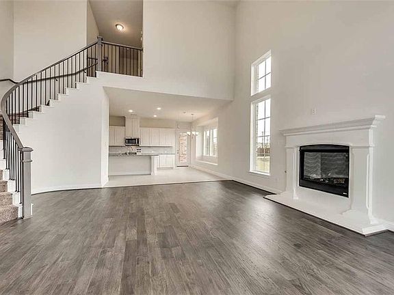 3rd image of 4941 Shore Crest Dr
