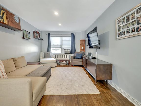 3rd image of 23 Edward St #2-A
