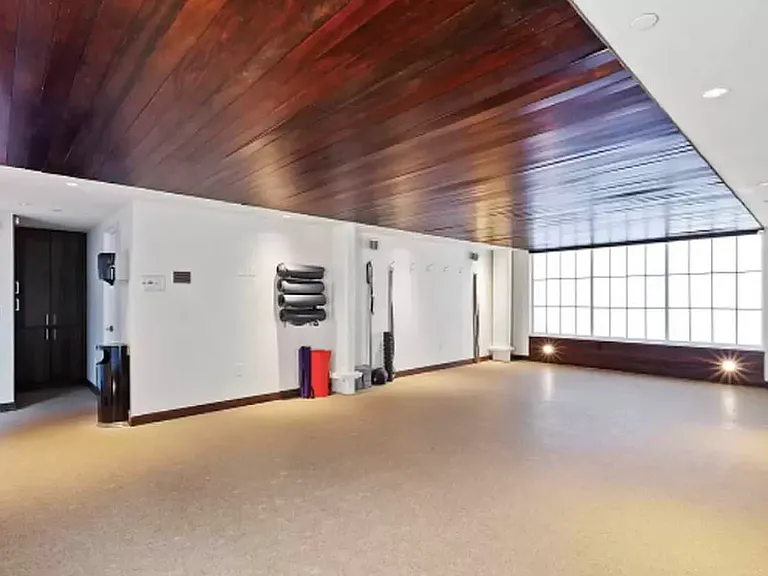 200 E 11th St #Penthouse 1 — Photo 20