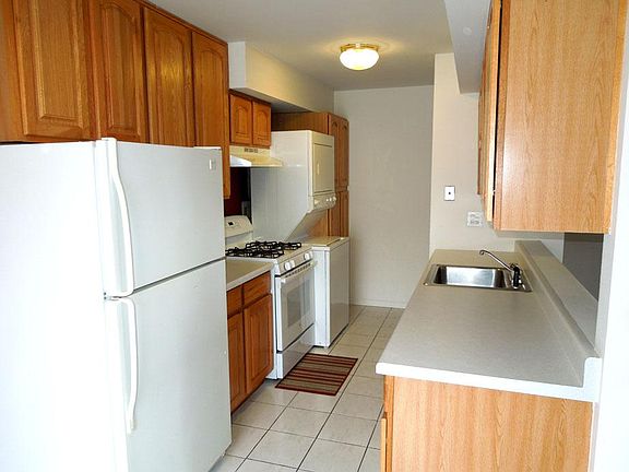 5th image of 1605 Cornell Pl
