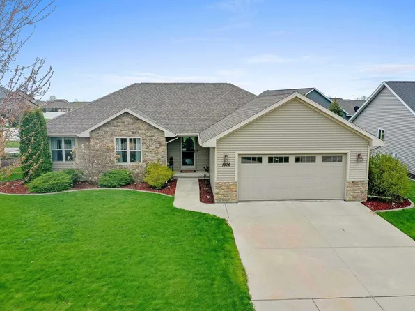 1376 Lear Ln, De Pere, WI 54115