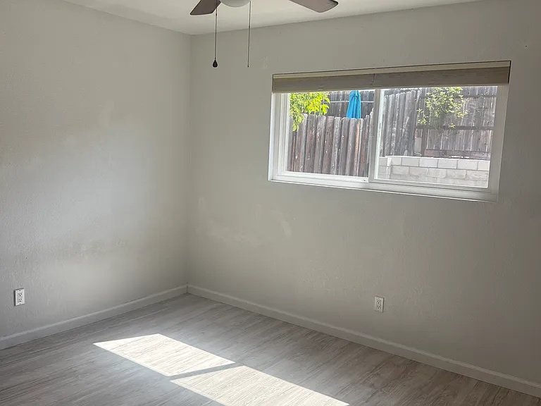 1820 Marigold Ln — Photo 14