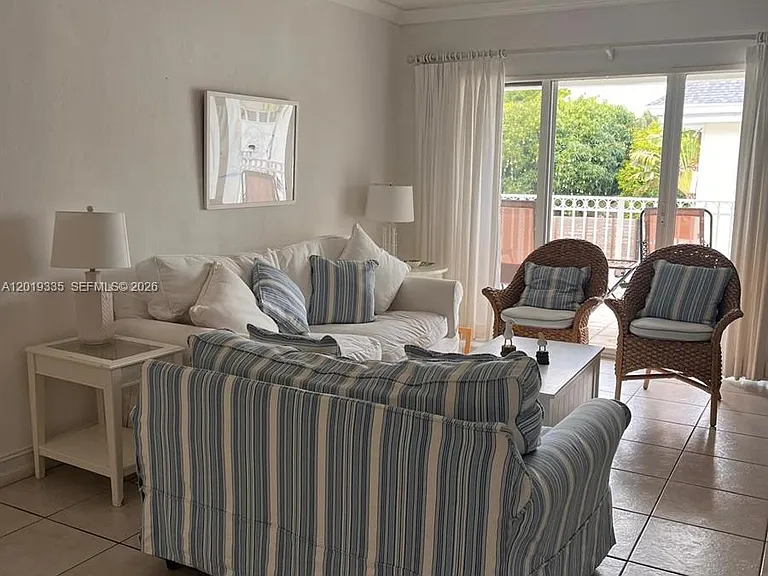 290 Sunrise Dr #208 — Photo 6