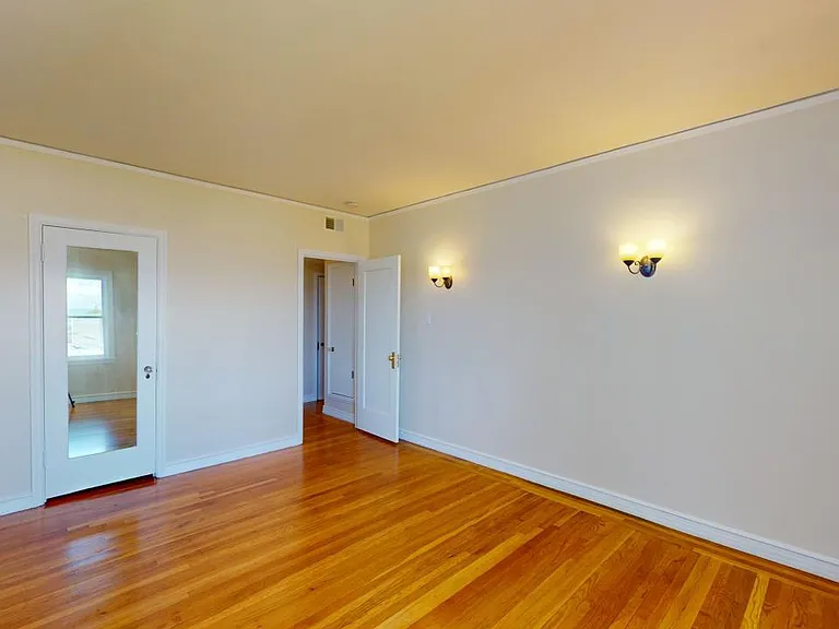 40 Loyola Ter — Photo 29