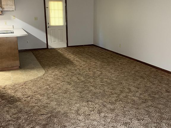 4th image of 6114 Vinnie Dr APT B