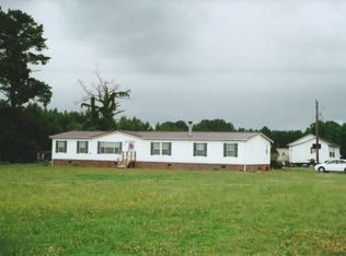 1425 W Barr Rd, Chocowinity, NC 27817