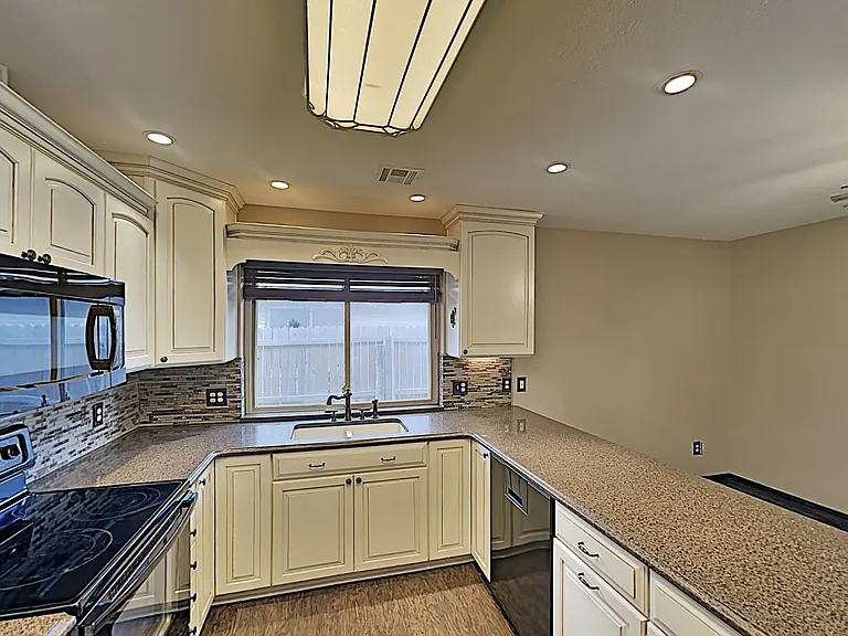 3905 Regatta Rd — Photo 6