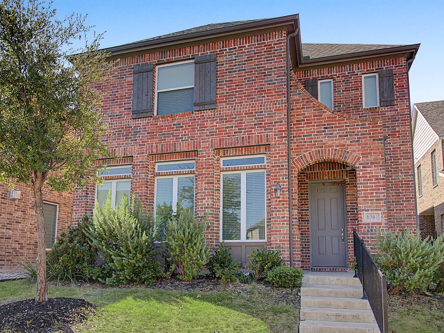 4 bed, 3.5 bath, 3356 sqft, $3,400 — Photo 2