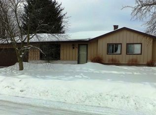 103 Carpenter Ct, Mukwonago, WI 53149