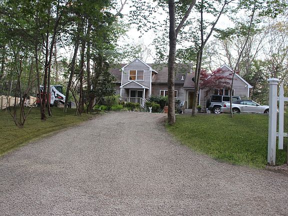 2nd image of 60 Thomas Ave