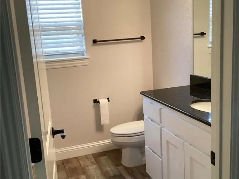 1150 Coventry Ln — Photo 16