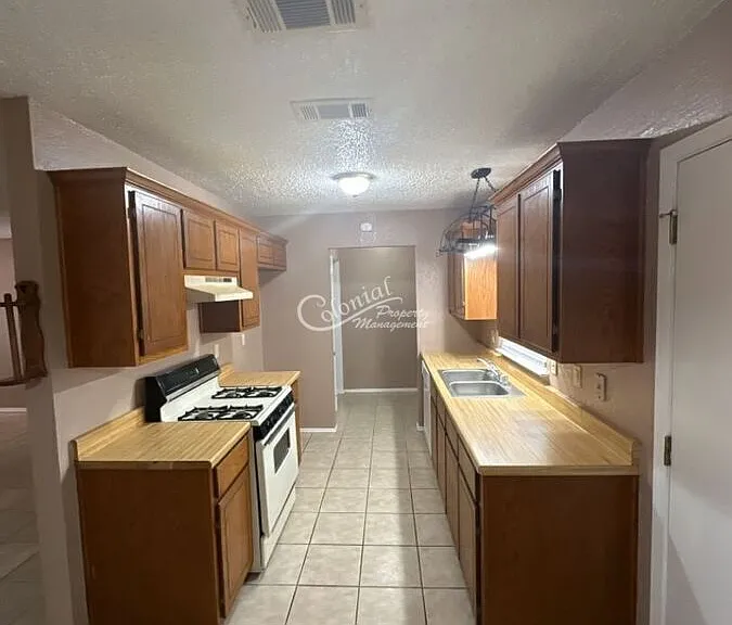 1514 Missouri Ave — Photo 3
