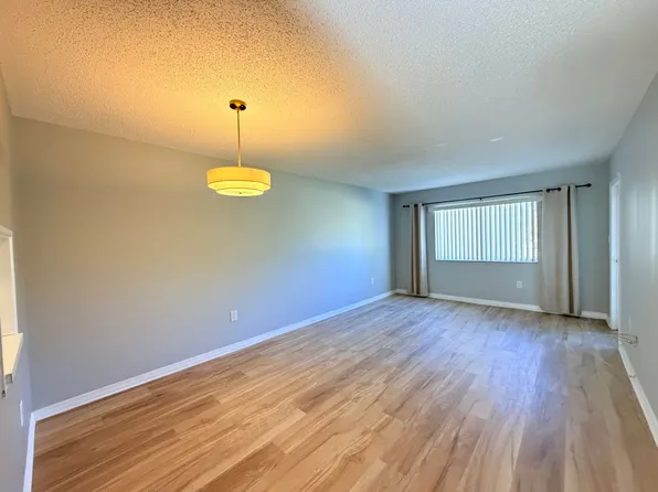 1520 Glen Oaks Dr E, Sarasota, FL 34232