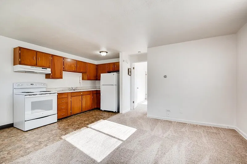 1 bed, 1.0 bath, 600 sqft, $995 — Photo 2