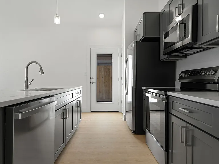 2713 SW Shackelton Ave #1 — Photo 31