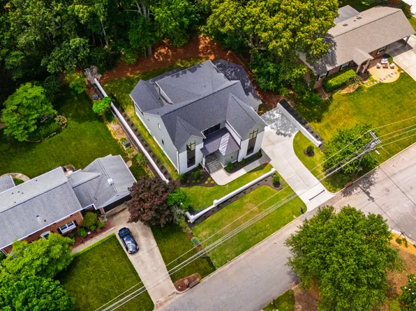 5208 Knollwood Rd, Raleigh, NC 27609