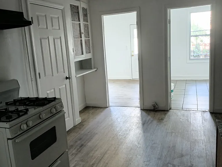 34 Vreeland Ave — Photo 3