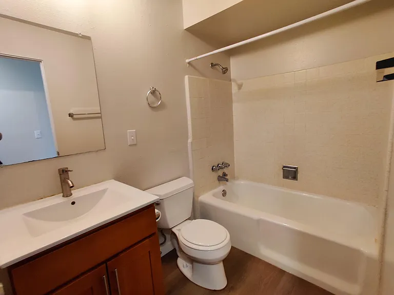 705 State Ave N #7D — Photo 10