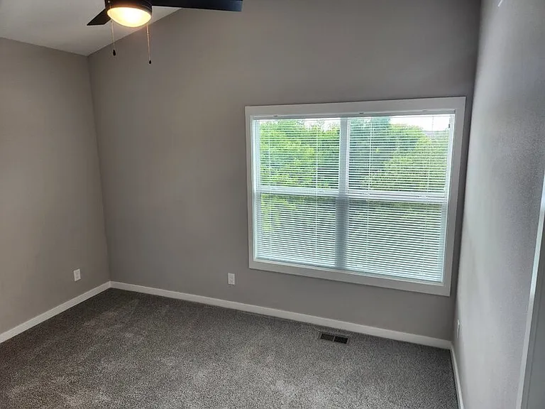 301 SE 11th St #703 — Photo 14