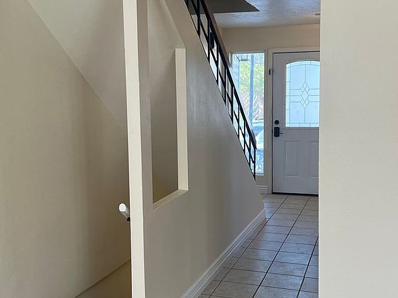 5th image of 363 W Pinecone Dr