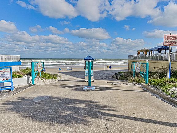 3rd image of 106 Florida Shores Blvd