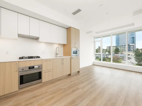 9675 King George Blvd #408, Surrey, BC V3T 0T7